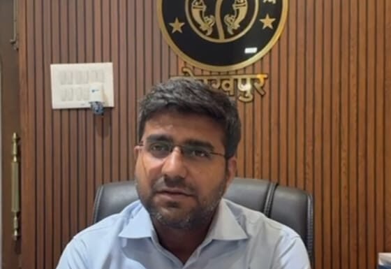 नेपाल में फ्लैश फ्लड से बढ़ी चिंता, गंडक के जलप्रवाह पर प्रशासन की नजर गोरखपुर में फिलहाल खतरा नहीं, राप्ती-घाघरा का जलस्तर घटा; एनडीआरएफ, एसडीआरएफ और पीएसी अलर्ट