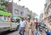 बरावफात के जुलूस को लेकर प्रशासन अलर्ट, डीएम-एसएसपी ने परखी सुरक्षा व्यवस्था धर्मशाला से पांडे हाता तक संवेदनशील इलाकों का निरीक्षण, भीड़ नियंत्रण और यातायात व्यवस्था दुरुस्त रखने के निर्देश