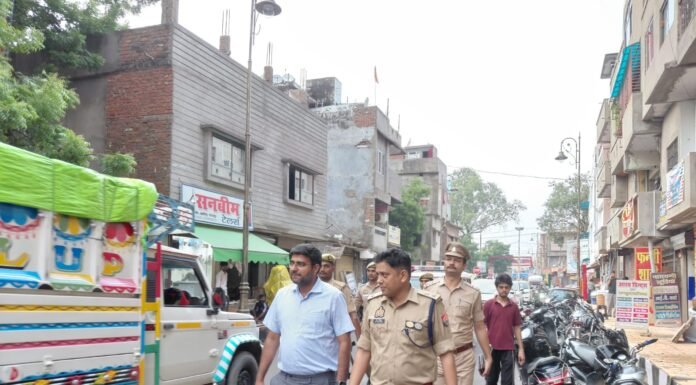 बरावफात के जुलूस को लेकर प्रशासन अलर्ट, डीएम-एसएसपी ने परखी सुरक्षा व्यवस्था धर्मशाला से पांडे हाता तक संवेदनशील इलाकों का निरीक्षण, भीड़ नियंत्रण और यातायात व्यवस्था दुरुस्त रखने के निर्देश