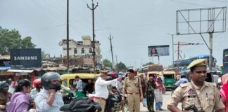 नौसड़ में यातायात व्यवस्था परखे, एसएसपी ने दिए सख्त निर्देश वाहनों के अनावश्यक ठहराव पर रोक और दबाव बढ़ने पर तत्काल यातायात प्रबंधन के आदेश