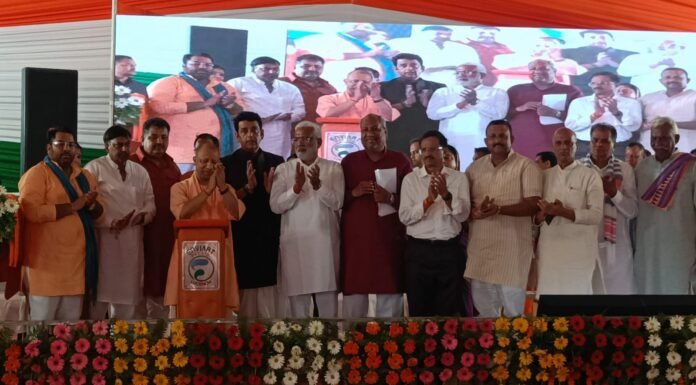 बशारतपुर कल्याण मंडपम का सीएम योगी ने किया लोकार्पण 130.73 करोड़ की 170 विकास परियोजनाओं की गोरखपुर को दी सौगात, लोकार्पण के साथ कई परियोजनाओं का शिलान्यास