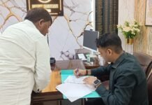 गोरखपुर में 2024 बैच के IAS कुणाल रस्तोगी ने संभाला पदभार BITS पिलानी से सिविल इंजीनियरिंग के बाद सिविल सेवा में चयन, अब ज्वाइंट मजिस्ट्रेट की जिम्मेदारी