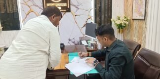 गोरखपुर में 2024 बैच के IAS कुणाल रस्तोगी ने संभाला पदभार BITS पिलानी से सिविल इंजीनियरिंग के बाद सिविल सेवा में चयन, अब ज्वाइंट मजिस्ट्रेट की जिम्मेदारी