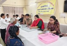हरैया में डीएम-एसपी ने सुनी फरियाद, अधिकारियों को दिए त्वरित निस्तारण के निर्देश
