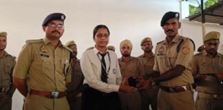 CEIR से 826 मोबाइल बरामद, 1.49 करोड़ के फोन लौटाए गोरखपुर पुलिस ने अब तक 3463 एंड्रॉयड मोबाइल खोज निकाले, कीमत 5.98 करोड़ रुपये के पार