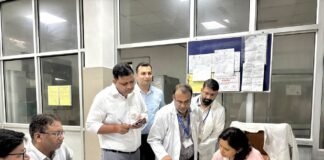 जिला अस्पताल का डीएम ने किया औचक निरीक्षण वार्डों में मरीजों और तीमारदारों से लिया फीडबैक, अनुपस्थित चिकित्सकों व स्वास्थ्यकर्मियों पर कार्रवाई के निर्देश