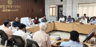विकास कार्यों में गुणवत्ता से कोई समझौता नहीं : मंडलायुक्त वैभव श्रीवास्तव ने की विकास कार्यों और जनकल्याणकारी योजनाओं की समीक्षा, पात्रों तक समय से लाभ पहुंचाने के निर्देश
