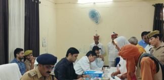 संपूर्ण समाधान दिवस में 124 शिकायतें, 10 का मौके पर निस्तारण डीएम ने अधिकारियों को दिए गुणवत्तापूर्ण और समयबद्ध निस्तारण के निर्देश, चार मामलों में मौके पर भेजी गई टीमें