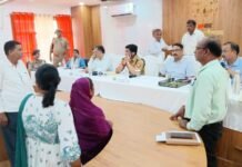 संपूर्ण समाधान दिवस में 175 शिकायतों की सुनवाई, 24 का मौके पर निस्तारण तीनों तहसीलों में अधिकारियों ने सुनीं फरियादियों की समस्याएं, शेष शिकायतों के समयबद्ध और गुणवत्तापूर्ण निस्तारण के निर्देश