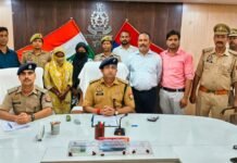 ई-रिक्शा में झोला काटकर चेन चोरी करने वाली दो महिलाएं गिरफ्तार चेन, नकदी, कटर समेत सामान बरामद, मध्य प्रदेश के राजगढ़ की रहने वाली हैं आरोपी