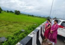 बारिश से फसलों पर आफत, खेतों में नुकसान देखने पहुंचे डीएम-एसपी अकबरपुर और भीटी के प्रभावित इलाकों का किया निरीक्षण, क्षति का आकलन कर किसानों को जल्द सहायता दिलाने के निर्देश