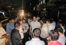 बारिश से शहर में जलभराव, सांसद-महापौर ने लिया जायजा नगर आयुक्त के साथ प्रभावित इलाकों में पहुंचे, पंप लगाकर पानी निकालने और नालों की सफाई के निर्देश