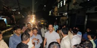 बारिश से शहर में जलभराव, सांसद-महापौर ने लिया जायजा नगर आयुक्त के साथ प्रभावित इलाकों में पहुंचे, पंप लगाकर पानी निकालने और नालों की सफाई के निर्देश