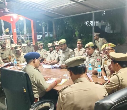 लंबित विवेचनाएं समय से पूरी करें, वांछित-वारंटियों की करें गिरफ्तारी : सीओ मेंहदावल सर्किल के चार थानों की संयुक्त समीक्षा, साइबर और महिला अपराधों में त्वरित कार्रवाई के निर्देश