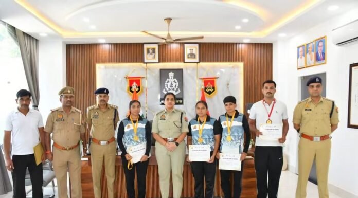 पुलिस खिलाड़ियों ने जीते पांच पदक 74वीं उत्तर प्रदेश पुलिस वॉलीबाल क्लस्टर प्रतियोगिता में बदायूं के खिलाड़ियों का शानदार प्रदर्शन