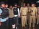चोरी के आरोपी को मुठभेड़ में लगी गोली, पुलिस ने किया गिरफ्तार पिपराइच में चेकिंग के दौरान पुलिस पर फायरिंग का आरोप, जवाबी कार्रवाई में पैर में लगी गोली; तीन चोरी के मुकदमों में था वांछित
