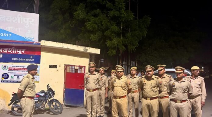 रात में सड़कों पर उतरे एसपी सिटी, पिकेट और गश्त व्यवस्था परखी संदिग्धों और संवेदनशील इलाकों पर पैनी नजर रखने के निर्देश, लापरवाही पर तय होगी जिम्मेदारी