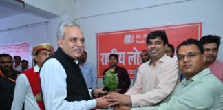 तलाक की दहलीज से लौटे पति-पत्नी, फिर थामा एक-दूसरे का हाथ राष्ट्रीय लोक अदालत में काउंसलिंग के बाद गिले-शिकवे भूले, टूटते रिश्ते को एक और मौका देने का लिया फैसला