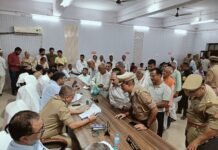 तहसील समाधान दिवस में डीएम-एसएसपी ने सुनीं फरियादियों की समस्याएं शिकायतों के गुणवत्तापूर्ण और समयबद्ध निस्तारण के निर्देश, भूमि विवादों में राजस्व-पुलिस को समन्वय से कार्रवाई के आदेश