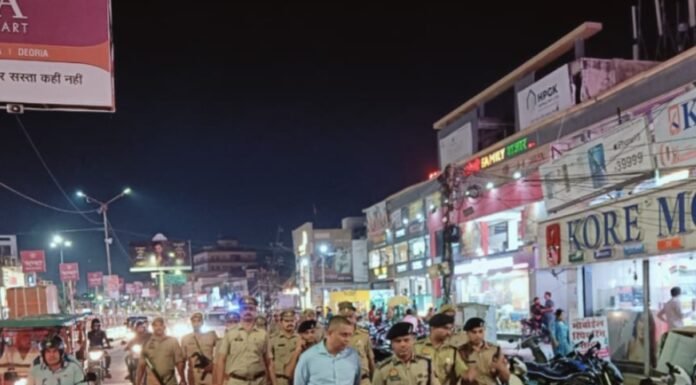 गणेश पूजा को लेकर पुलिस ने संभाला मोर्चा, पैदल गश्त कर परखी सुरक्षा डीआईजी एस. चनप्पा और एसएसपी डॉ. कौस्तुभ ने नगर क्षेत्र का किया भ्रमण, दिए आवश्यक निर्देश
