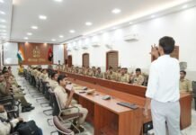 सांकेतिक भाषा सीखेगी गोरखपुर पुलिस, संवाद होगा आसान पुलिस लाइन में एक दिवसीय कार्यशाला, विशेषज्ञों ने पुलिसकर्मियों को दिया व्यावहारिक प्रशिक्षण