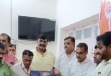 रक्तदान कर बेसिक शिक्षा विभाग और रेडक्रॉस ने दिया मानव सेवा का संदेश