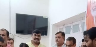 रक्तदान कर बेसिक शिक्षा विभाग और रेडक्रॉस ने दिया मानव सेवा का संदेश