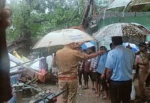 मूसलाधार बारिश में सड़कों पर उतरे डीएम-एसएसपी, पुलिस अलर्ट जलभराव वाले इलाकों और प्रमुख चौराहों का लिया जायजा, पीआरवी को लगातार गश्त के निर्देश