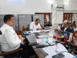 शिक्षक निर्वाचन : पहले दिन 13 दावेदारों ने लिए 31 सेट नामांकन पत्र मंडलायुक्त न्यायालय में शुरू हुई नामांकन प्रक्रिया, गेट से नामांकन कक्ष तक कड़ी रही सुरक्षा