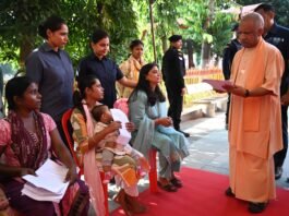 शिकायतों के निस्तारण में लापरवाही पर तय होगी जवाबदेही : योगी जनता दर्शन में करीब 150 लोगों की सुनीं समस्याएं, अवैध कब्जे के मामलों में कानूनी कार्रवाई के निर्देश