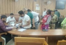 टैक्स से लेकर जलनिकासी तक की शिकायतें लेकर पहुंचे लोग ‘संभव’ जनसुनवाई में नगर आयुक्त अजय जैन ने सुनीं फरियादें, मौके पर संभव मामलों का कराया निस्तारण