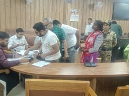 टैक्स से लेकर जलनिकासी तक की शिकायतें लेकर पहुंचे लोग ‘संभव’ जनसुनवाई में नगर आयुक्त अजय जैन ने सुनीं फरियादें, मौके पर संभव मामलों का कराया निस्तारण