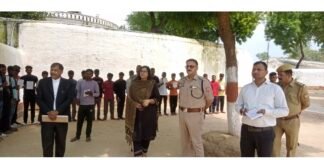 जिला कारागार में बंदियों के विधिक अधिकारों की दी जानकारी सचिव जिला विधिक सेवा प्राधिकरण ने जेल का निरीक्षण कर बैरक और लीगल एड क्लीनिक की व्यवस्थाएं देखीं