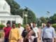 मगहर पहुंच डीएम ने कबीर की समाधि पर की पूजा-अर्चना मजार पर चढ़ाई चादर, आध्यात्मिक-सांस्कृतिक विकास के साथ सांप्रदायिक सौहार्द का दिया संदेश