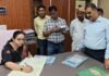 सीएमओ कार्यालय में कई चिकित्सक-कर्मचारी मिले अनुपस्थित, डीएम ने मांगा जवाब डीएम अनुज मलिक ने किया औचक निरीक्षण, गंदगी और अभिलेखों के अव्यवस्थित रखरखाव पर जताई नाराजगी