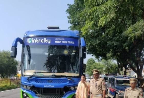 महिला सुरक्षा और सड़क सुरक्षा को लेकर चला संयुक्त अभियान एआरटीओ प्रियंबदा सिंह व यातायात पुलिस की टीम ने की सघन चेकिंग, नियम तोड़ने वालों पर कार्रवाई