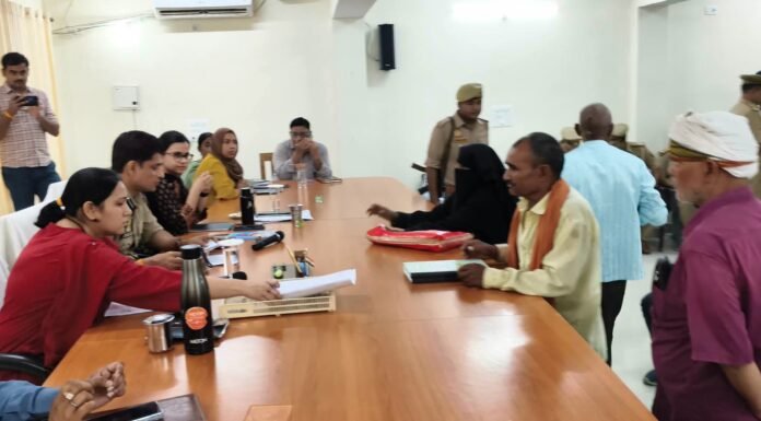 भानपुर तहसील में 36 फरियादियों ने रखीं समस्याएं, तीन का मौके पर निस्तारण डीएम कृत्तिका ज्योत्स्ना ने सुनीं शिकायतें, अधिकारियों को समयबद्ध और गुणवत्तापूर्ण निस्तारण के दिए निर्देश