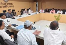 ईवीएम-वीवीपैट की एफएलसी 12 अक्टूबर से डीएम ने राजनीतिक दलों के प्रतिनिधियों के साथ की बैठक, रोज सुबह नौ से शाम सात बजे तक होगी जांच