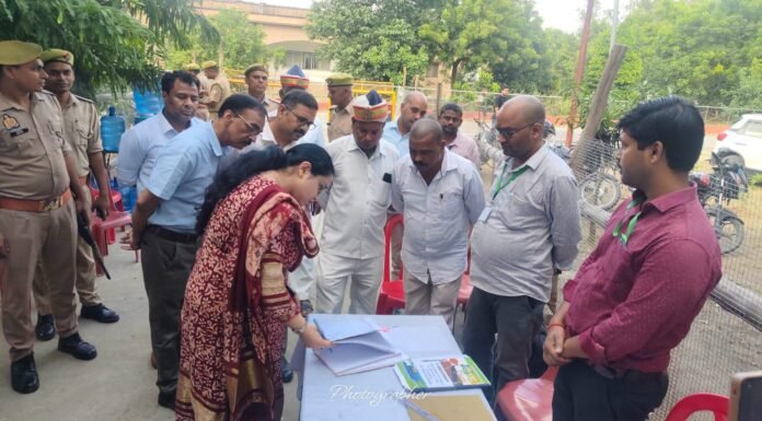 विधानसभा चुनाव-2027 की तैयारी तेज, डीएम ने परखी ईवीएम-वीवीपैट जांच 12 अक्टूबर से शुरू हुई एफएलसी प्रक्रिया, सुबह नौ से शाम सात बजे तक होगी जांच
