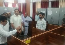 विकास भवन में गंदगी पर मंडलायुक्त सख्त, एक सप्ताह का अल्टीमेटम डीपीआरओ और डीएसओ समेत कार्यालय प्रभारियों को चेतावनी, दोबारा निरीक्षण में मिली गंदगी तो होगी कार्रवाई छात्राओं की छात्रवृत्ति तत्काल स्वीकृत करने और जनसमस्याओं का प्राथमिकता से निस्तारण करने के निर्देश