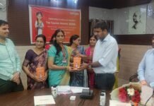 बच्चों के भविष्य और संस्कारों को संवारें महिला शिक्षिकाएं : डीएम विकास भवन में महिला शिक्षिकाओं का सम्मान, गुणवत्तापूर्ण शिक्षा के साथ नैतिक मूल्यों पर जोर