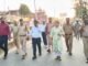 दुर्गा पूजा मेले को लेकर प्रशासन अलर्ट, एएसपी ने किया फ्लैग मार्च कंपनी बाग से गांधीनगर तक सुरक्षा व्यवस्था का लिया जायजा, अव्यवस्थित वाहनों का चालान केडीसी और जीआईसी मैदान में पार्किंग की व्यवस्था, शाम चार बजे से वाहनों का प्रवेश प्रतिबंधित