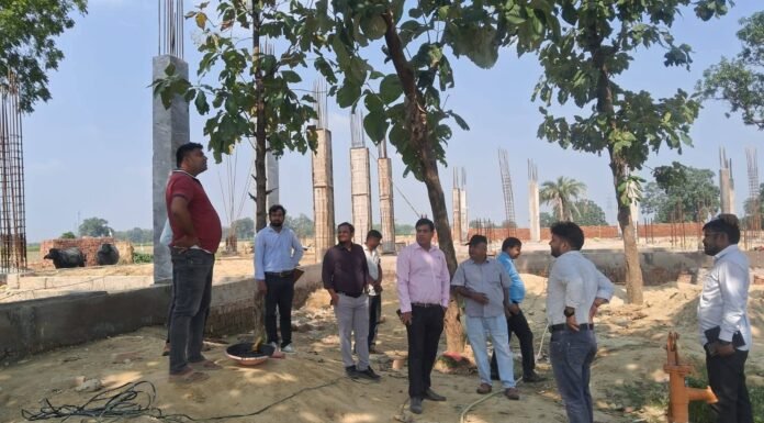 उपनिदेशक पंचायत ने बारात घर निर्माण का किया निरीक्षण प्लिंथ का 80 प्रतिशत कार्य पूरा, निर्माण में गुणवत्ता बनाए रखने के निर्देश