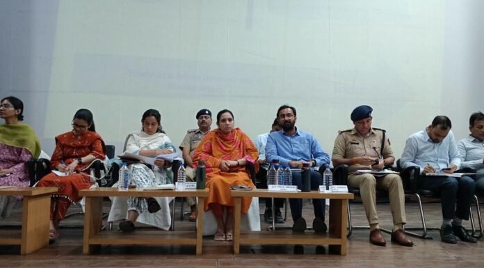 सेक्टर अधिकारियों को दिया निर्वाचन संबंधी दायित्वों का प्रशिक्षण डीएम ने कहा—निर्वाचन कार्य में किसी भी स्तर पर लापरवाही बर्दाश्त नहीं होगी