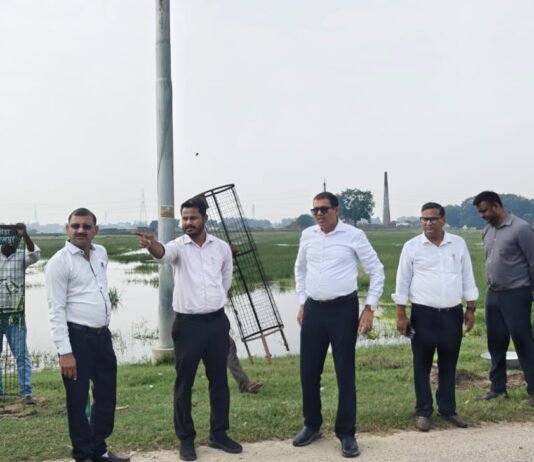 गीडा में गांधी-शास्त्री जयंती पर स्वच्छता और पौधरोपण सीईओ विशाल कुमार ने किया ध्वजारोहण, एसीईओ राम प्रकाश समेत अधिकारियों ने महापुरुषों को किया नमन