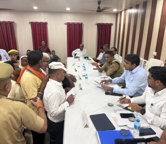 तहसील दिवस में डीएम-एसएसपी ने सुनी फरियाद, 14 मामलों का मौके पर निस्तारण 130 फरियादियों ने रखीं समस्याएं, लंबित मामलों को एक सप्ताह में निस्तारित कर रिपोर्ट देने के निर्देश