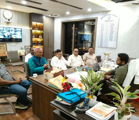 गारमेंट उद्योग के विकास को लेकर गीडा सीईओ ने उद्यमियों संग की बैठक सीएफसी निर्माण और बड़े बाइंग हाउस की जरूरत पर जोर, समस्याओं के समाधान का दिया भरोसा