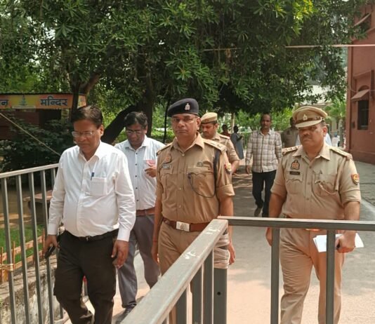 शिक्षक निर्वाचन के नामांकन में चाक-चौबंद रही सुरक्षा नोडल एसपी अपराध अयोध्या प्रसाद सिंह और एसीएम प्रथम पवन कुमार जायसवाल ने संभाली कमान