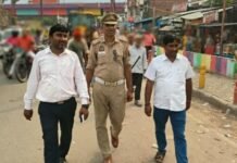 मेंहदावल बाईपास से हटाया अतिक्रमण पुलिस-प्रशासन की संयुक्त कार्रवाई, सड़क और फुटपाथ पर सामान न रखने की दी हिदायत