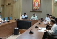 प्रमुख विकास परियोजनाओं में देरी पर सीएम सख्त समेक्शा की समीक्षा बैठक में गुणवत्ता और समयबद्धता पर जोर, बाधाएं दूर करने के निर्देश